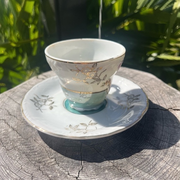 Sterling China Japan -vintage Iridescent Footed Teacup & Saucer - Picture 4 of 12